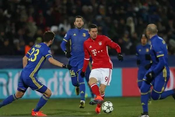 而关键传球 而关键传球